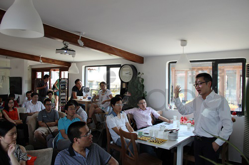 珍島營銷副總裁Charles演講分享搜索營銷實戰案例