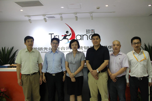 虹口區人大副主任兼區科委主席謝榕榕蒞臨珍島營銷考察調研