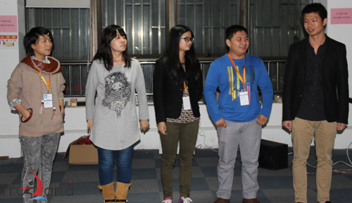 準備開始猜成語啦，先組隊!