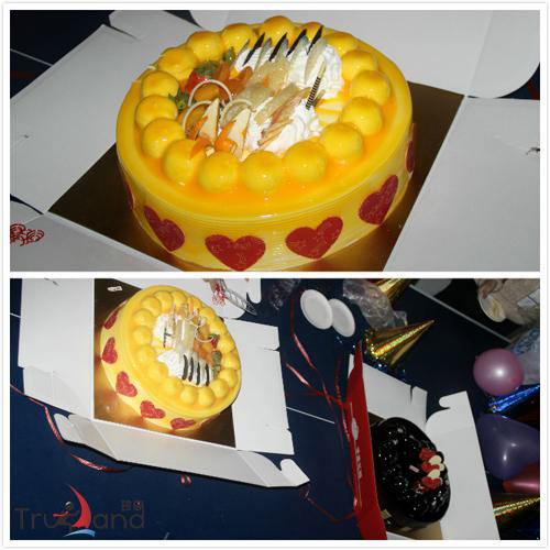 誘人的蛋糕登場啦,吃貨們歡呼吧! 誘人的蛋糕登場啦,吃貨們歡呼吧!