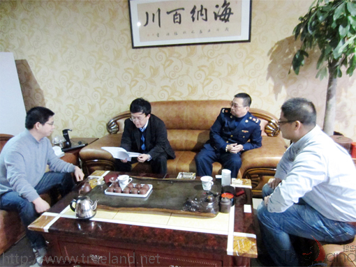 朱主任等和珍島總裁趙旭隆先生探討電子商務發展 朱主任等和珍島總裁趙旭隆先生探討電子商務發展